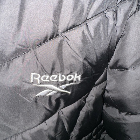 Women’s sz Medium black Reebok faux fur lined puffer jacket. Worn once. - Picture 2 of 5